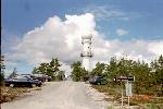 Tämä ei ole minareetti, vaan Korppoon ehkä kuuluisin nähtävyys, saaren eteläpäässä sijaitseva Ilmatieteen laitoksen säähavaintotutka