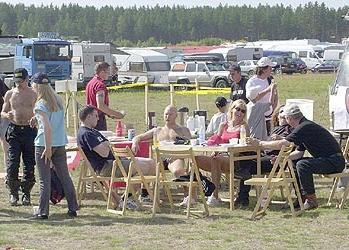 Ducati Club Finlandilla oli kokoontuminen tapahtuman yhteydessä. Klubi tarjosi ständillään pastaa nälkäisille. Kuva: (c) Janne Tervola